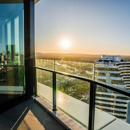 2 Bedroom Luxurious Family Apartment Next To Pacific Fair - Broadbeach Gold Coast Gc22 Zewnętrze zdjęcie