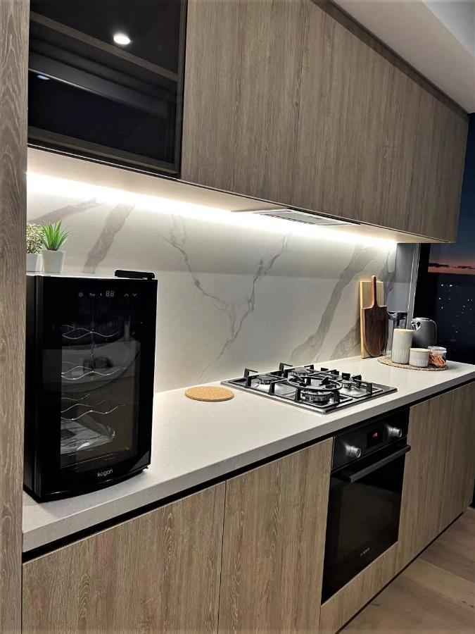 2 Bedroom Luxurious Family Apartment Next To Pacific Fair - Broadbeach Gold Coast Gc22 Zewnętrze zdjęcie