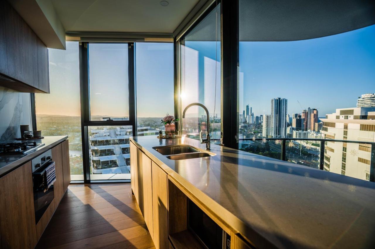 2 Bedroom Luxurious Family Apartment Next To Pacific Fair - Broadbeach Gold Coast Gc22 Zewnętrze zdjęcie