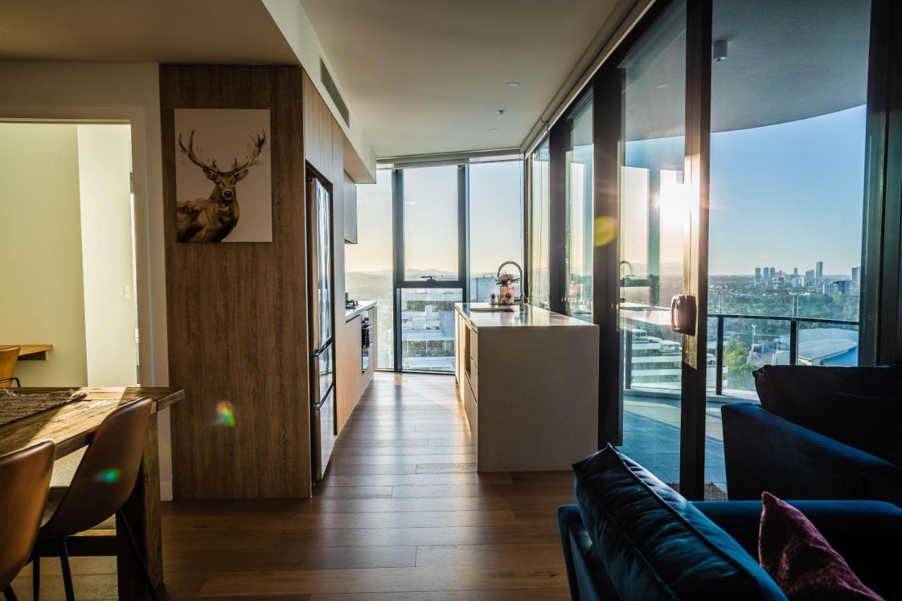 2 Bedroom Luxurious Family Apartment Next To Pacific Fair - Broadbeach Gold Coast Gc22 Zewnętrze zdjęcie