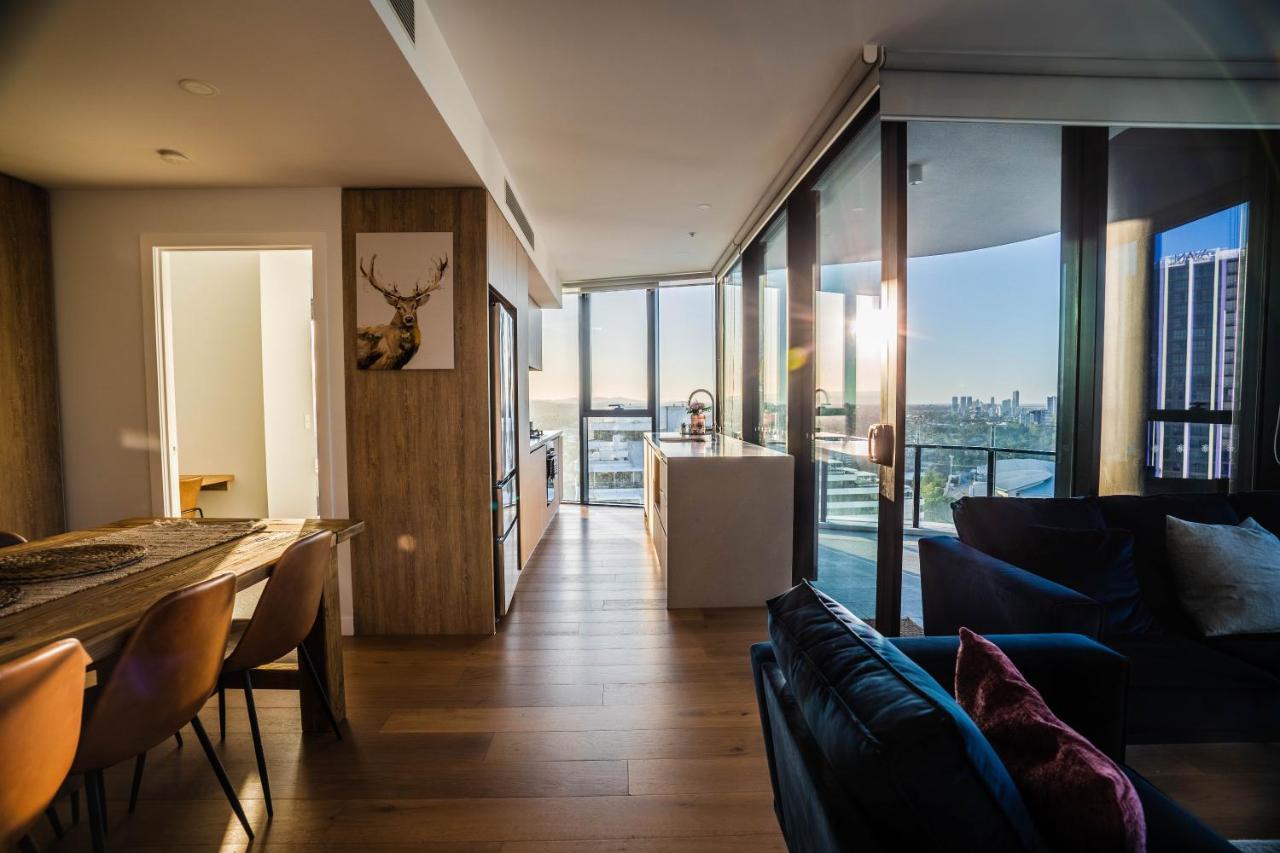 2 Bedroom Luxurious Family Apartment Next To Pacific Fair - Broadbeach Gold Coast Gc22 Zewnętrze zdjęcie