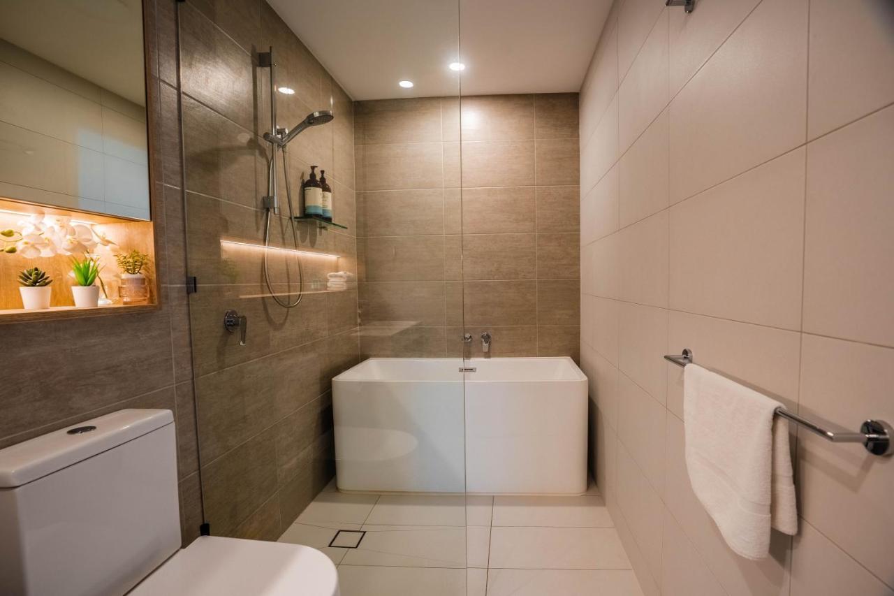 2 Bedroom Luxurious Family Apartment Next To Pacific Fair - Broadbeach Gold Coast Gc22 Zewnętrze zdjęcie